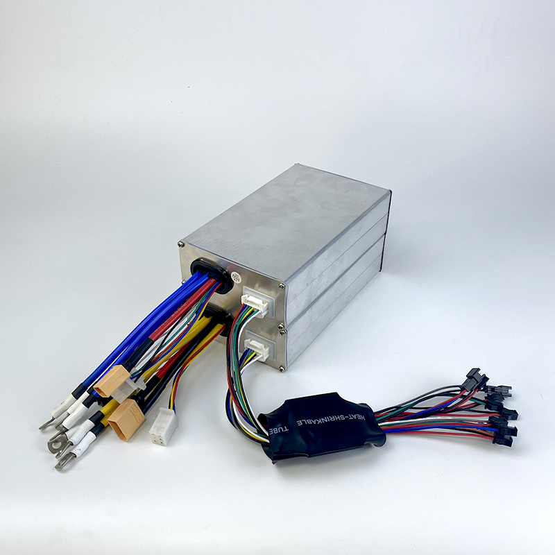 ตัวควบคุมมอเตอร์ไร้แปรงถ่าน M1 - 72V 45A Dual Controller บทวิจารณ์และราคา